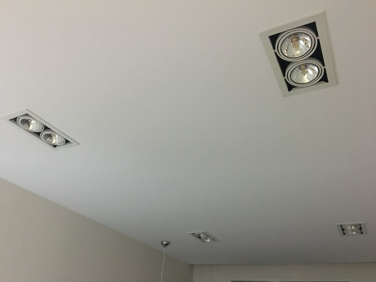 Встраиваемые потолочные светильники для натяжных потолков фото