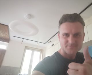 Натяжные потолки с трековым освещением