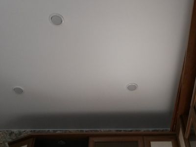 Натяжные потолки на кухне