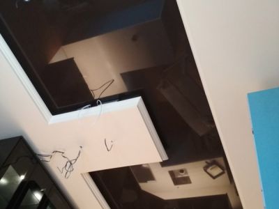 Натяжные потолки на кухне