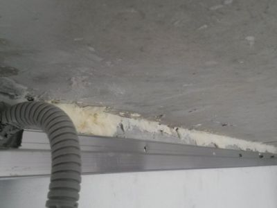 На сколько уменьшится помещение после установки натяжного потолка?