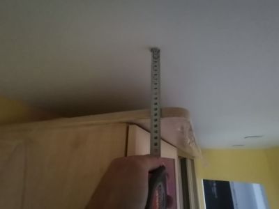 Мешает ли мебель установке натяжного потолка?