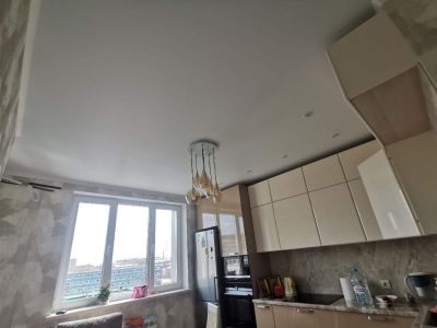 Кухня под натяжной потолок